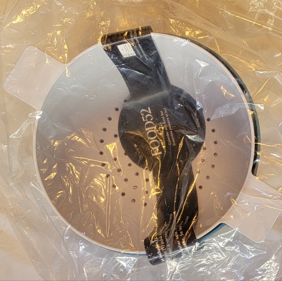 Colander and Bowl Set. Unopened/Unused - Picture 3 of 4